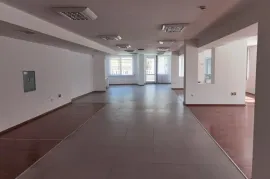 Bureaux à louer dans le centre d'affaires de Plovdiv - PARTER