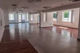 Bureaux à louer dans le centre d'affaires de Plovdiv - PARTER